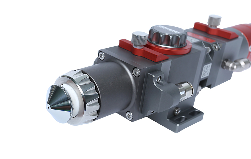 激光頭配合機械手臂促進工業發展