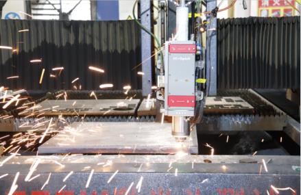 與傳統(tǒng)的切割工藝相比，激光切割工藝更具優(yōu)勢